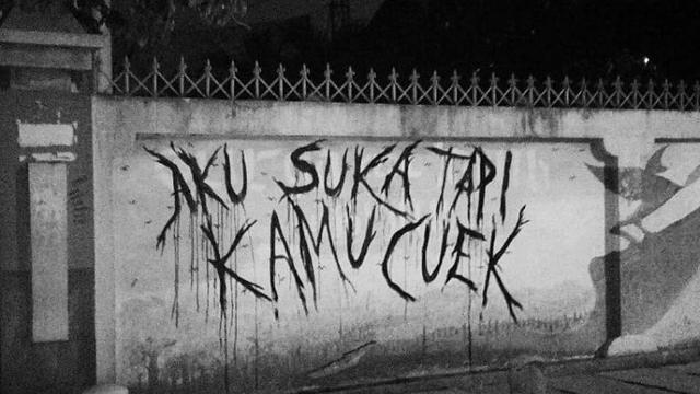 7 Coretan Curhat Galau di Tembok Ini Bikin Terharu