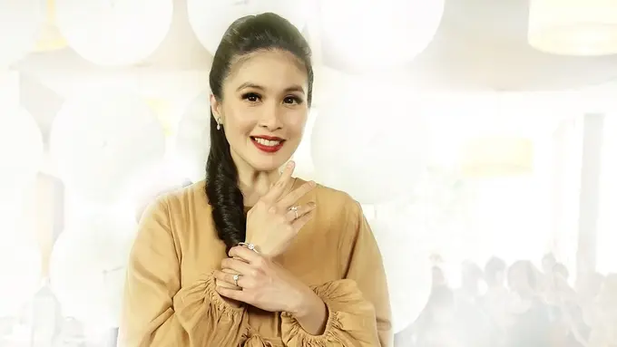 [Fimela] Sandra Dewi