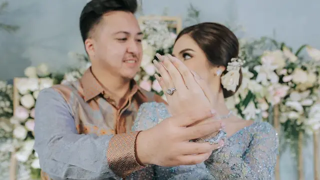 6 Potret Pertunangan Syahra Larez Mantan Kekasih Rizky Billar, Penuh Kebahagiaan