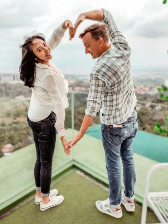 7 Potret Mesra Marissa Jeffryana dan Suami, Umumkan Kehamilan Pertama