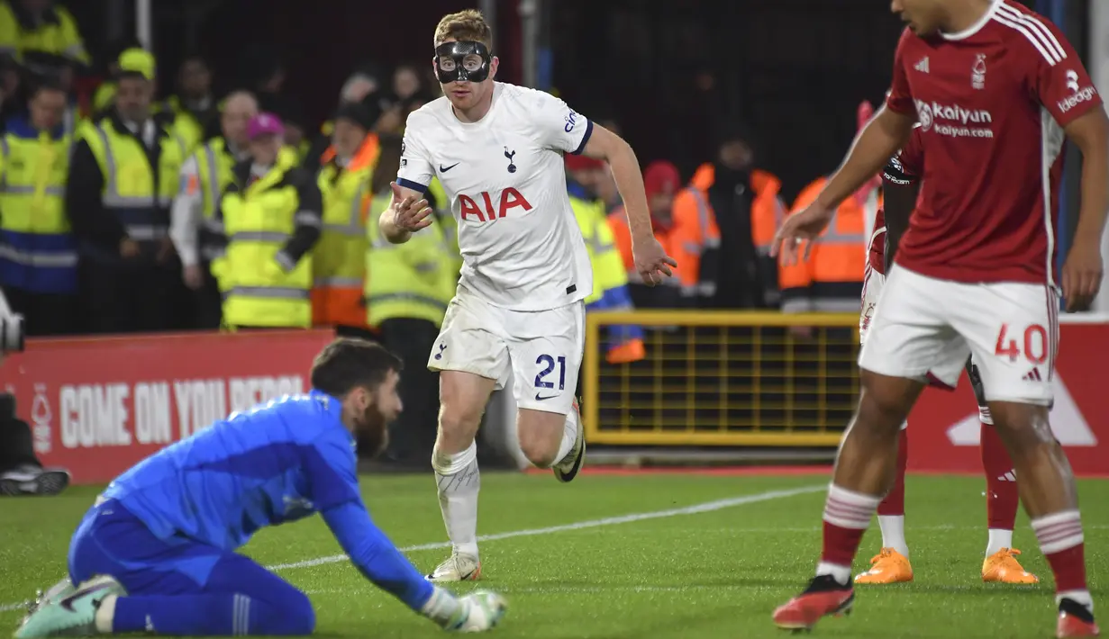 Sepasang gol kemenangan Spurs disarangkan Richarlison pada menit ke-45+2 dan Dejan Kulusevski menit ke-65. (AP Photo/Rui Vieira)