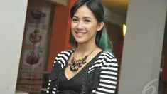  Dhea Seto, Putri bungsu pemerhati anak Seto Mulyadi (Kak Seto), tergolong gadis yang suka mengubah warna rambutnya, Jakarta, Jumat (2/5/2014) (Liputan6.com/Panji Diksana)