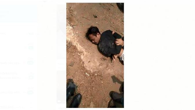 Terduga pelaku penyerangan Menko Polhukam Wiranto saat ditangkap. (Istimewa)