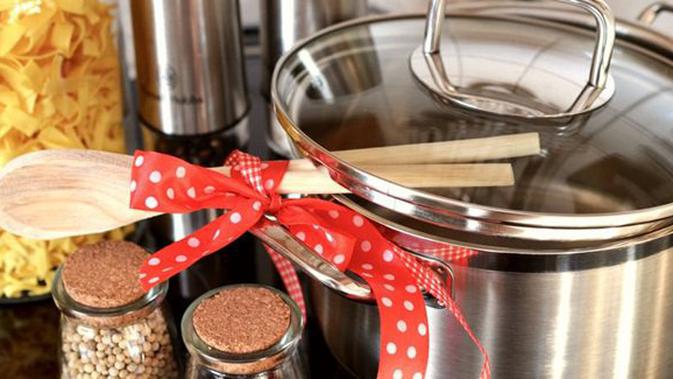 Tips Menghilangkan Noda Kunyit di Panci & Peralatan Masak ...