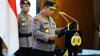 Kapolri Lantik Kakorlantas dan 6 Kapolda Baru