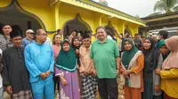Menteri Koordinator Bidang Perekonomian Airlangga Hartarto mengunjungi Desa Tanjung Banon yang terletak di bagian selatan Pulau Rempang, Provinsi Kepulauan Riau. (Dok Kemenko Perekonomian)