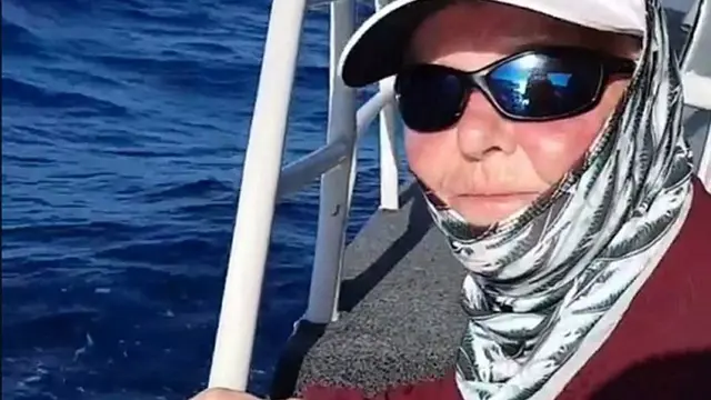 [Bintang] Keren! Seorang Ibu Berusia 68 Tahun Berhasil Tangkap Ikan Raksasa