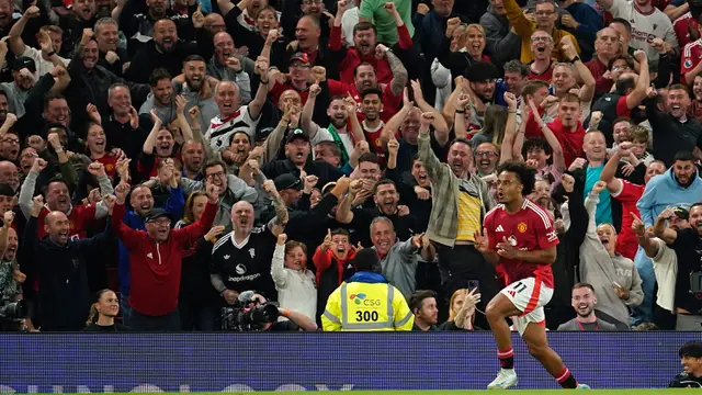 Debut Manis Joshua Zirkzee Antar Manchester United Menang atas Fulham