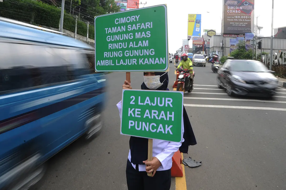 Sistem Kanalisasi 2-1 Jalur Puncak Bogor Diuji Coba