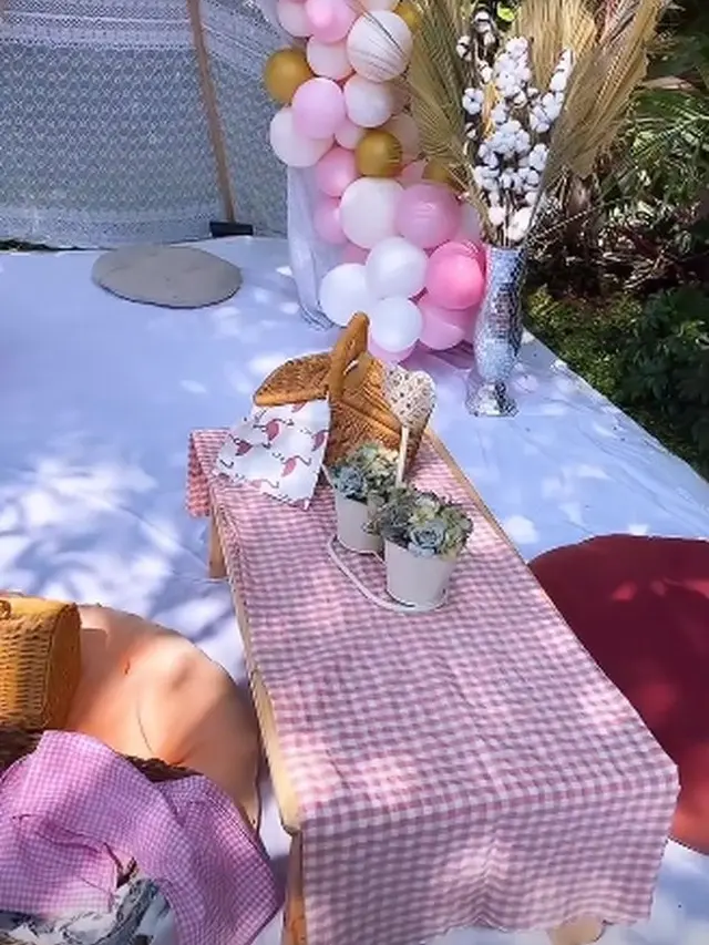 6 Momen Ulang Tahun Syahrini ke-39, Digelar Ala Garden Party yang Estetik