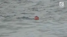 Peserta mudik Natal gratis Pemprov Maluku melompat ke laut karena kapal yang ditumpanginya kelebihan muatan.