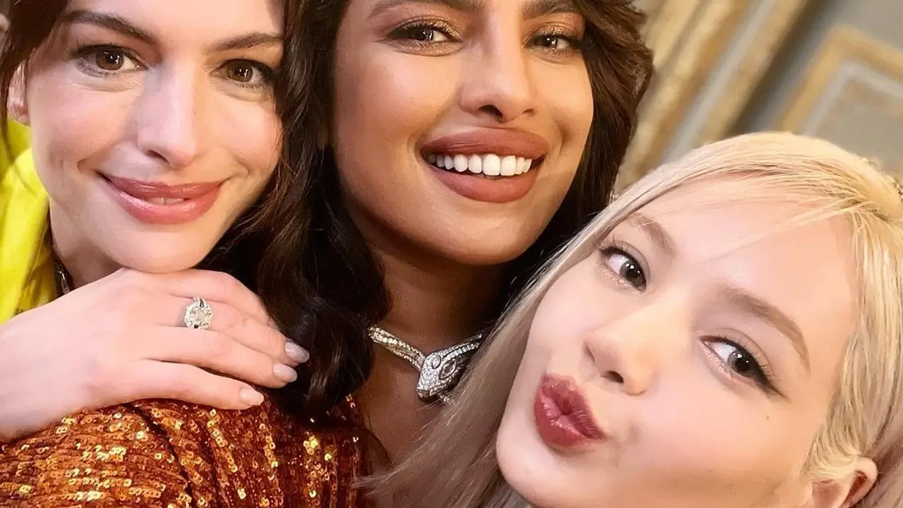 Anne Hathaway, Priyanka Chopra, dan Lisa Blackpink. (Instagram/ priyankachopra)
