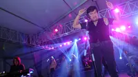 Terbawa Emosi, Kapolrestabes Surabaya Joget di Konser KLa Project