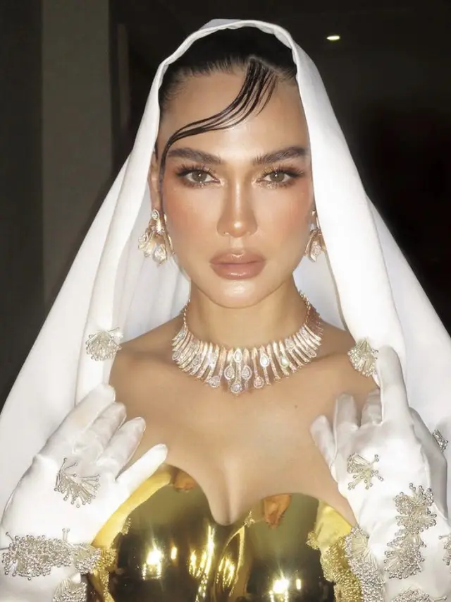 Luna Maya saat Gala Premiere Film Suzzana Malam Jumat Kliwon