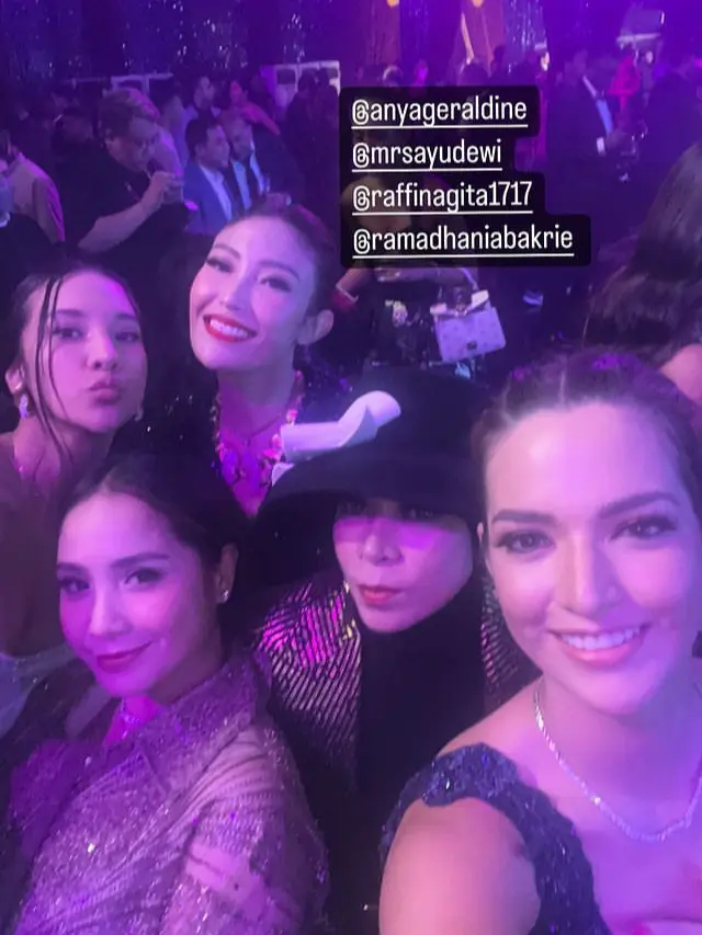 Pesta ultah Manoj Punjabi ke-50 bertema The Greatest Showman di Bali (Foto: Instagram @melly_goeslaw)