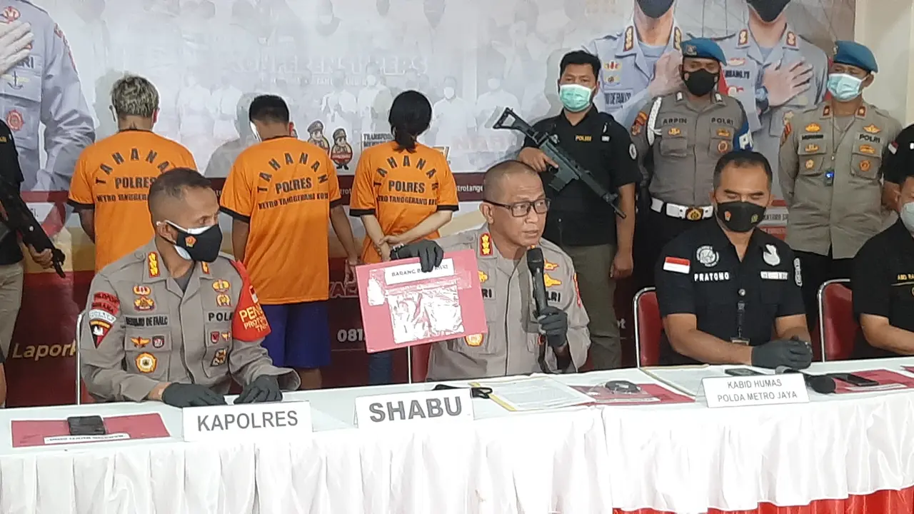 Polisi mencurigai adanya public figure lain dalam jaringan narkoba yang diedarkan oleh tersangka WL, yang juga sebelumnya mengedarkan sabu untuk Reza atau Ciko Pardede.