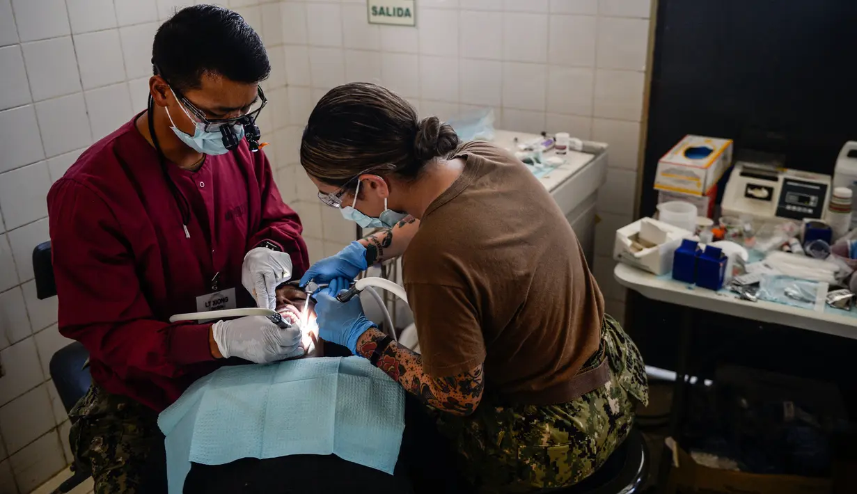 FOTO: Kapal Rumah Sakit Angkatan Laut AS Jalani Misi di Peru - Foto