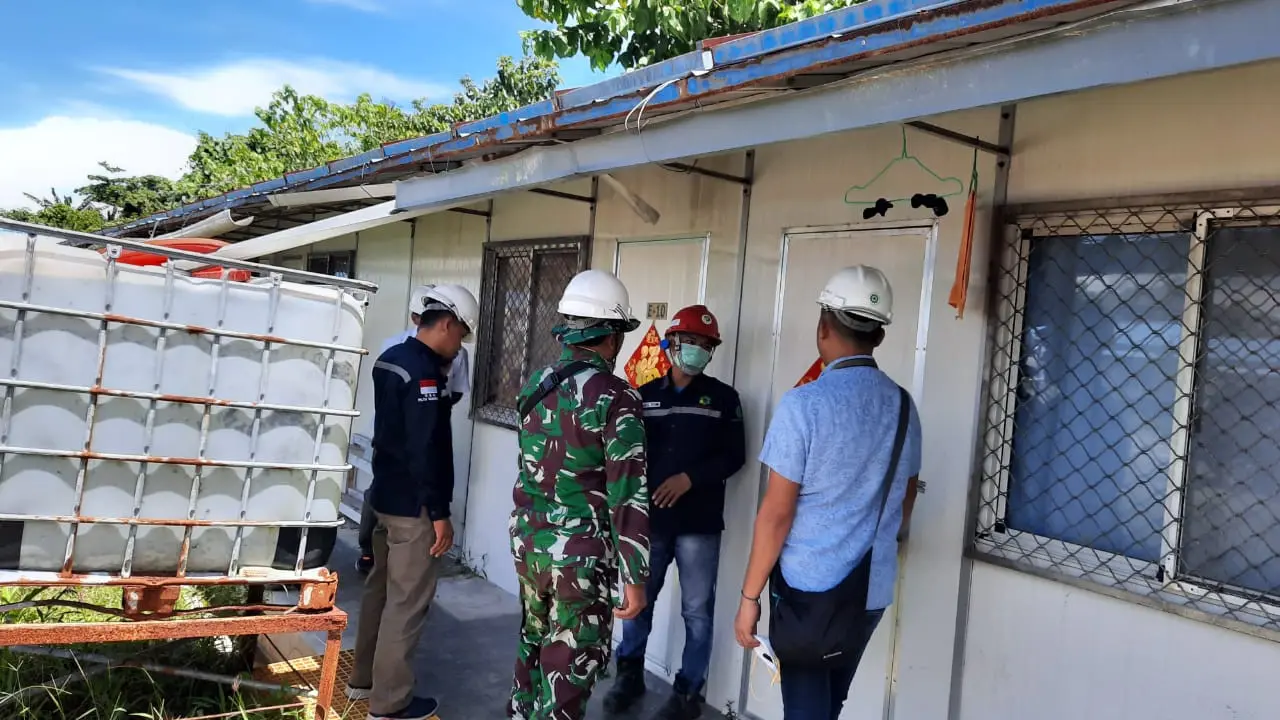 TKA di Mamuju menjalani pemeriksaan kesehatan (Abdul Rajab Umar/Liputan6.com)