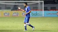 Marcos Flores saat membela Persib Bandung di Stadion Wibawa Mukti, Cikarang, Sabtu (1/10/2016). (Bola.com/Nicklas Hanoatubun)