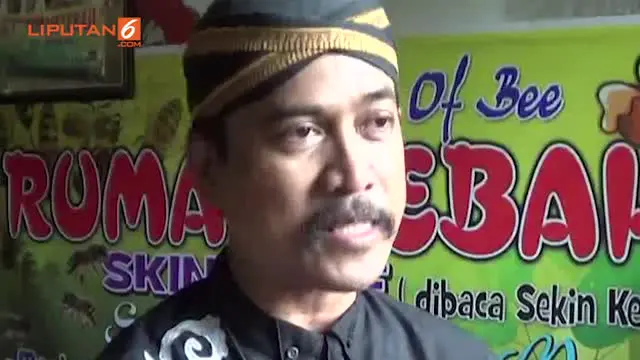 Tejo Asmoro pawang lebah dari Tegal, Jawa Tengah. memiliki cara unik, dalam melakukan perawatan kulit wajah. Makser atau facial wajah menggunakan madu dan lebah madu. 