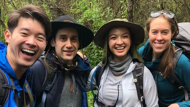 5 Potret Raline Shah Mendaki Kilimanjaro, Gunung Tertinggi di Afrika
