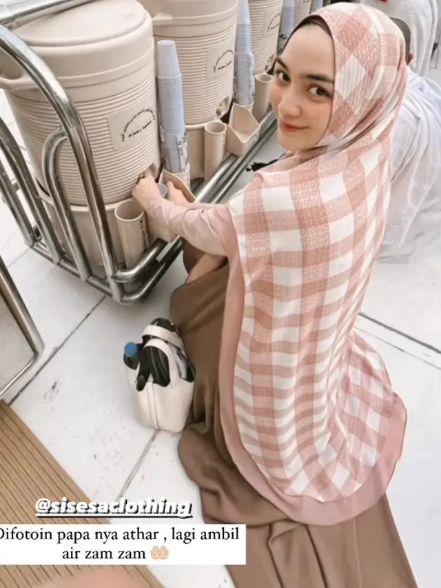 Potret Citra Kirana Saat Umrah, credit: @citraciki