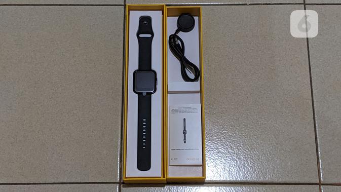 Isi boks Realme Watch. (Liputan6.com/ Yuslianson)