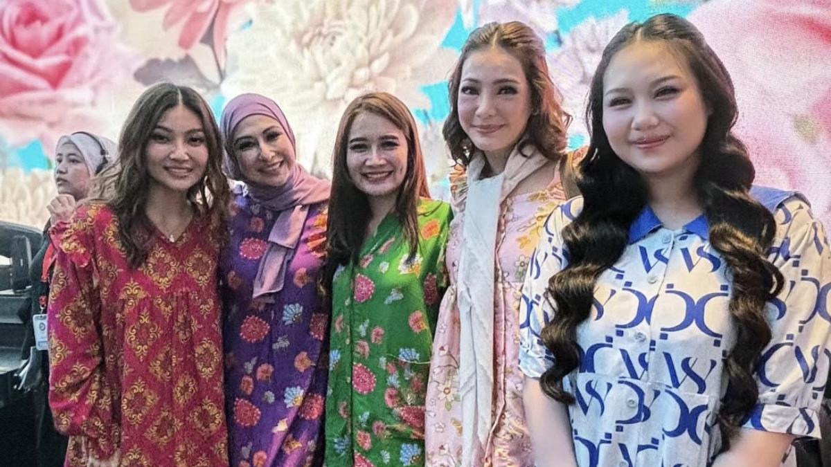 8 Potret Sederet Publik Kenakan Daster hingga Baju Tidur Stylish Milik Sarwendah dari Sischa Kohl hingga Denada