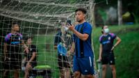 Hamka Hamzah saat berlatih bersama RANS Cilegon FC. (Bola.com/Iwan Setiawan)