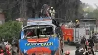 Sejumlah pihak menduga tragedi ledakan tersebut dilakukan kelompok Taliban Pakistan.