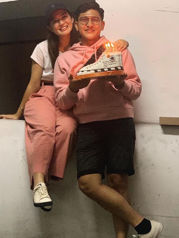 Terlibat cinta lokasi di FTV, ini potret mesra Masayu Clara dan kekasih. (Sumber: Instagram/@masayuclara)