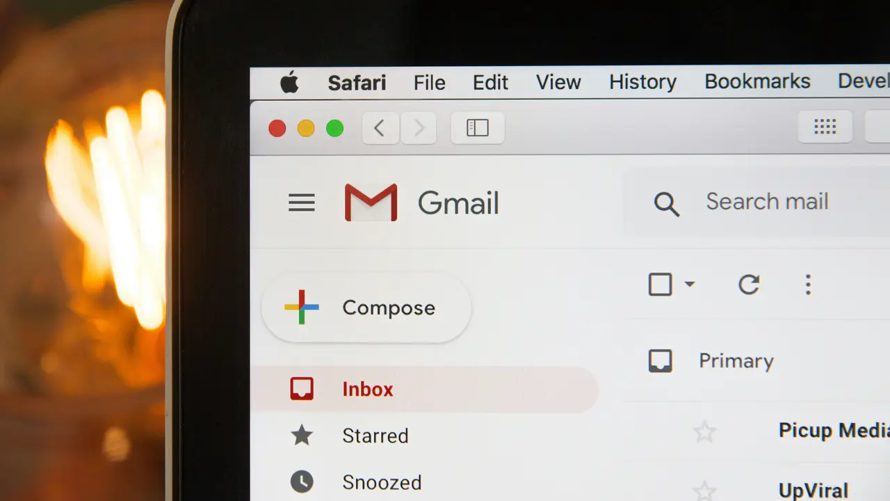 Arti CC di Email/Photo by Stephen Phillips - Hostreviews.co.uk on Unsplash