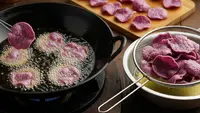 Cara Membuat Kerupuk dari Sisa Ubi Ungu Rebus, Ide Kreatif Anti Mubazir yang Lezat dan Ramah Lingkungan