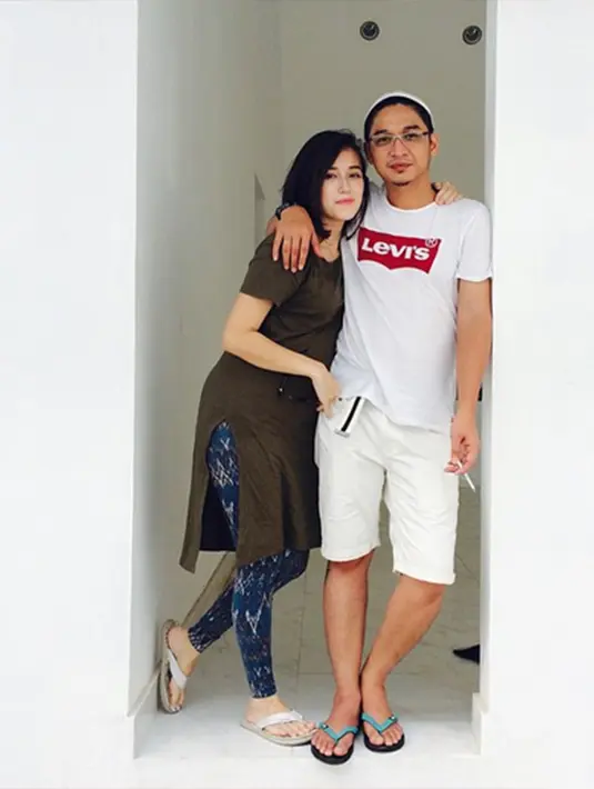 Jelang melahirkan, Adelia pun berpamitan kepada puluhan ribu pengikutnya di Instagram melalui foto yang diunggahnya baru-baru ini. (Via Instagram/@adeliapasha)