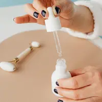 Serum dapat memberikan banyak manfaat bagi kesehatan kulit wajah. (Foto: Unsplash/
Karolina Grabowska)