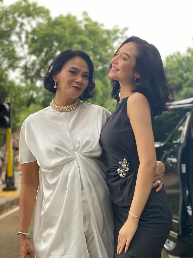 6 Potret Kompak Dian Nitami dan Asha Assuncao di Balik Layar Buku Harian Seorang Istri