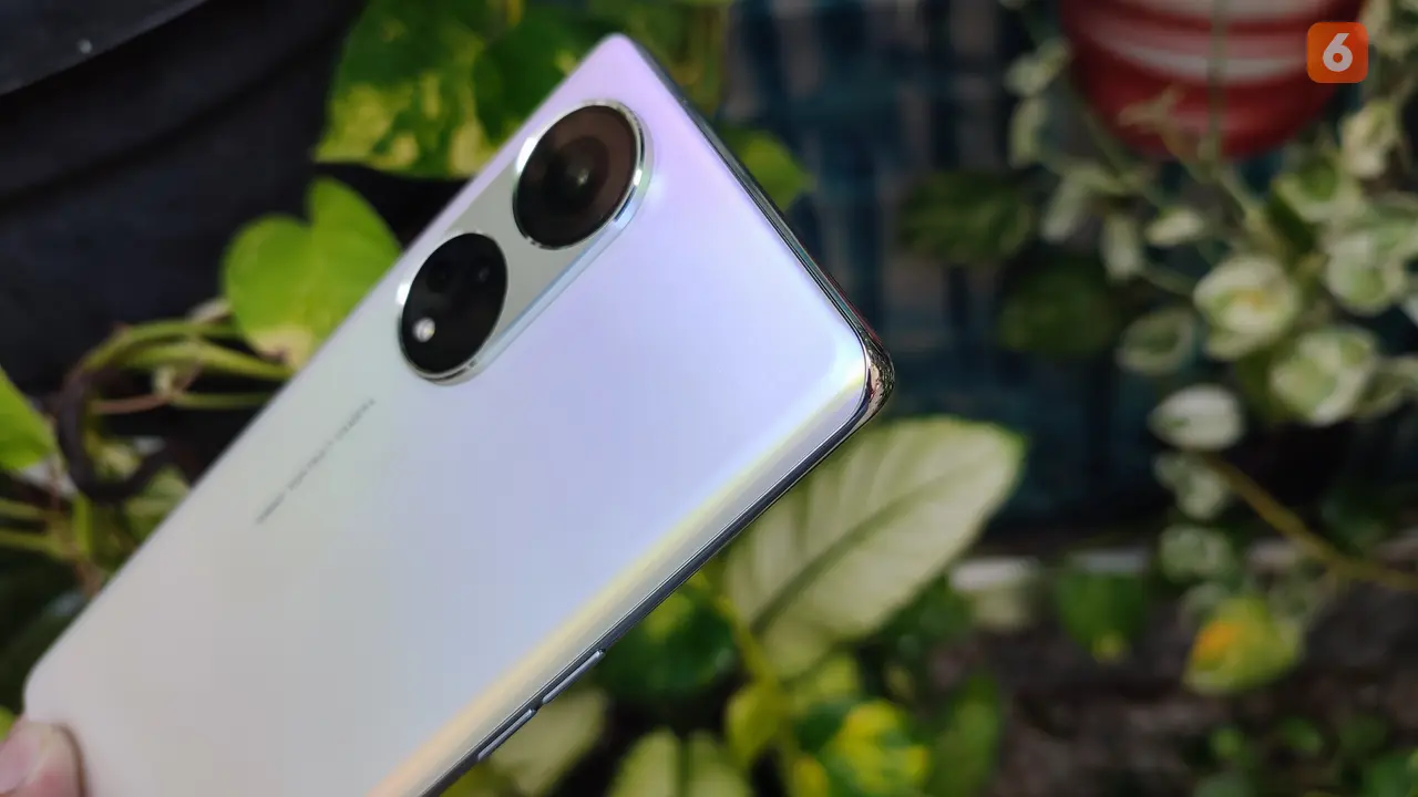 Oppo Reno8 T 5G (Liputan6.com/Giovani Dio Prasasti)