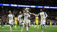 Selebrasi skuad Tottenham dalam laga&nbsp;versus Villarreal&nbsp;di Liga Champions 2025/2026, Rabu (17/9/2025). (AP Photo/Ian Walton)