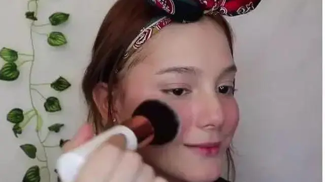 Tutorial Makeup Natural ala Yasmine Ow. (instagram/@yxsmine)