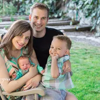 Lantaran ayah dan ibunya fans berat Harry Potter, bayi 8 bulan ini difoto di dalam pot seperti di adegan film itu. (Via: boredpanda.com)