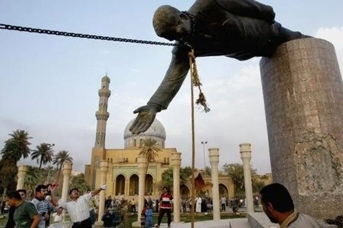 Pria Penghancur Patung Saddam Hussein: Aku Menyesal... 