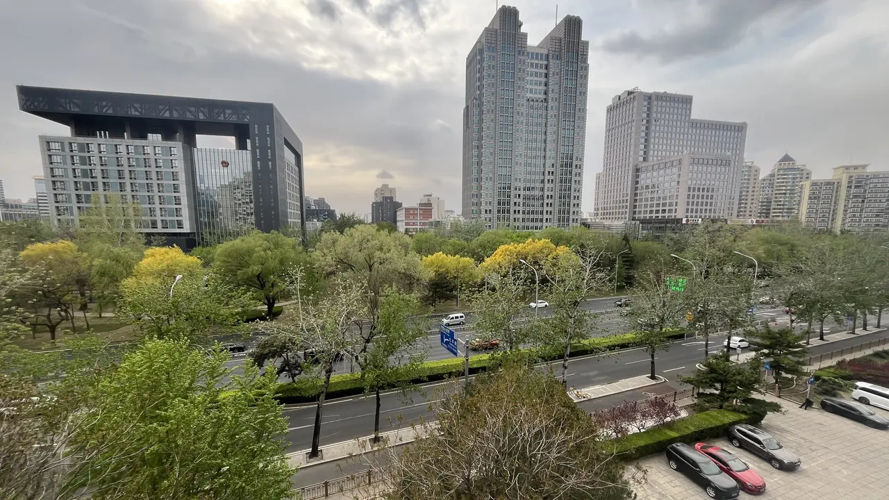 Suasana di Distrik Chaoyang, Beijing, China.