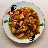 Ilustrasi cumi goreng asem/copyrightshutterstock/Isnani Husnayati
