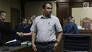 Terdakwa kasus dugaan suap terkait pencemaran limbah sawit yang juga anggota nonaktif DPRD Kalteng, Edy Rosada usai saat sidang putusan di Pengadilan Tipikor, Jakarta, Rabu (3/7/2019). Edy Rosada dijatuhi hukuman empat tahun penjara, denda Rp200 juta . (Liputan6.com/Helmi Fithriansyah)