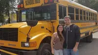 Pasangan ini mengubah bus sekolah menjadi rumah nyaman.