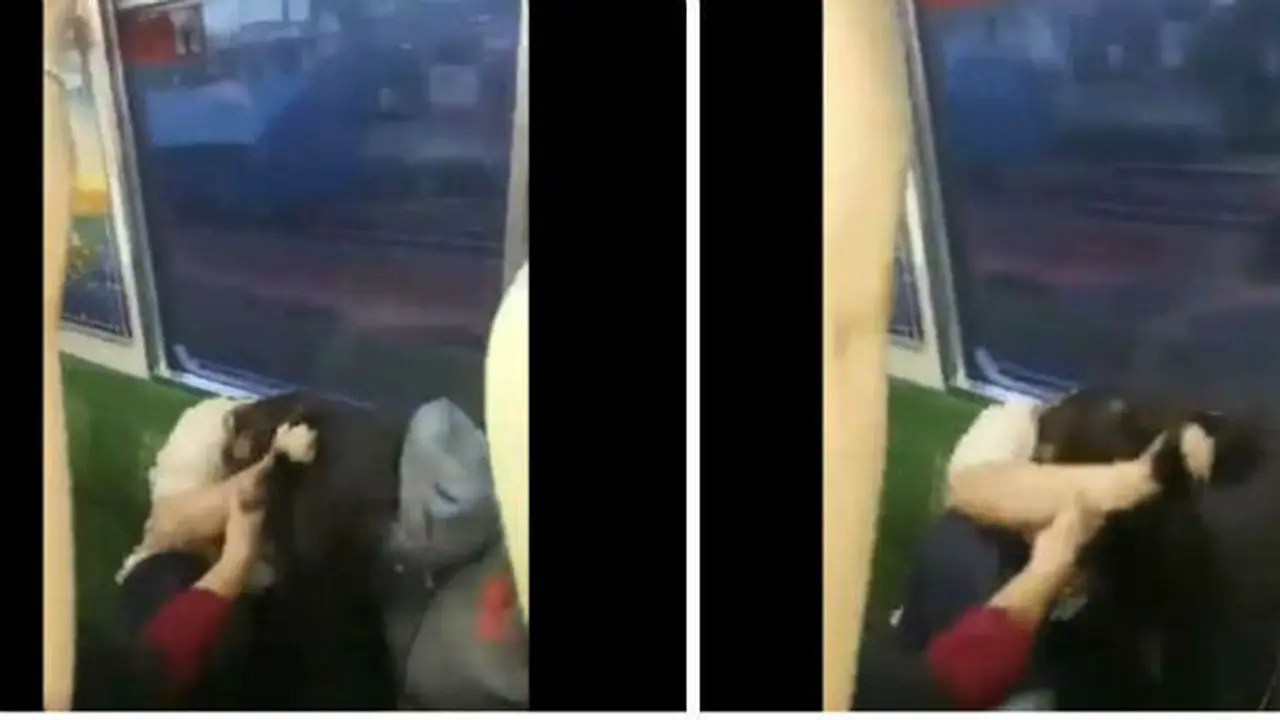 Dua perempuan berkelahi di Kereta Commuter Line Jakarta (Twitter)