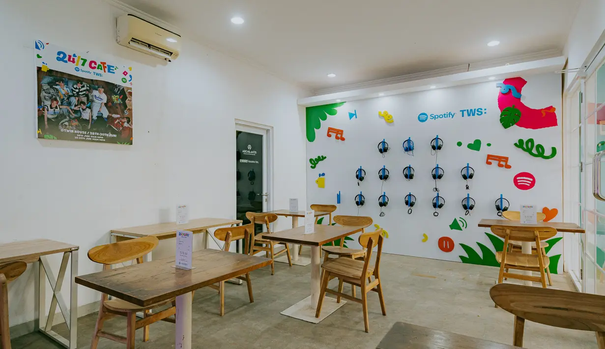 Spotify rayakan peluncuran mini album TWS "SUMMER BEAT" dengan menghadirkan 24/7 Cafe di Blok M. [Foto: Spotify]