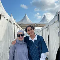 Kebersamaan Okie Agustina dan Kiesha Alvaro dari kecil hingga kini. (Sumber: Instagram/kiesha.alvaro)