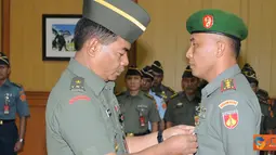 Citizen6, Cilangkap: Penataran yang akan berlangsung selama satu bulan, diikuti oleh 20 peserta dari lingkungan TNI, secara resmi dibuka oleh Wakapuspen TNI Brigjen TNI Suratmo. (Pengirim: Badarudin Bakri)