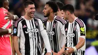 Para pemain Juventus merayakan gol kemenangan yang dicetak Vasilije Adzic ke gawang Inter Milan pada pekan 4 Liga Italia 2025/2026, Minggu (14/9/2025) dini hari WIB. (MARCO BERTORELLO / AFP)
